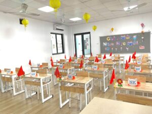 Phòng học tràn ngập ánh sáng, trang thiết bị hiện đại của học sinh Nguyễn Khuyến