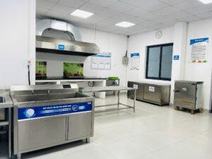 Gian bếp thiết kế một chiều, đảm bảo vệ sinh và quy trình chuẩn